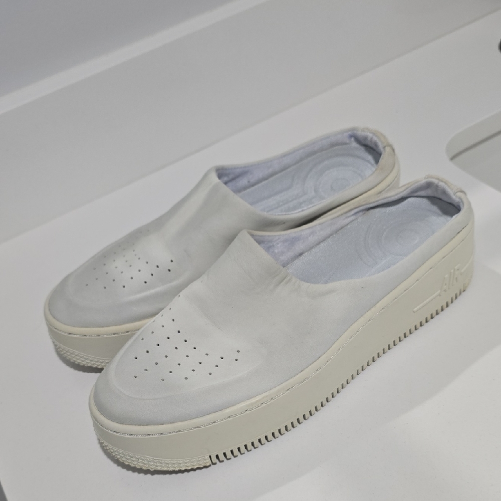 AIR NIKE Women's White Slip-On Shoes